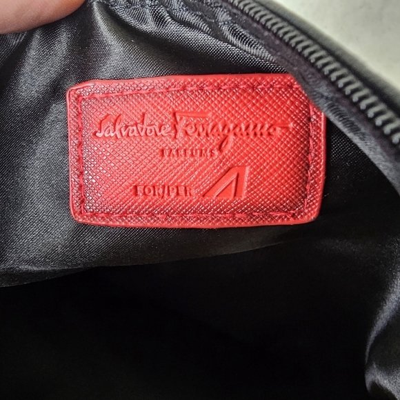 Salvatore Ferragamo Vegan Leather Toiletry Folio Pouch Red Trim Travel Case - Picture 4 of 9